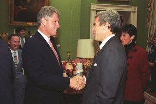 This picture was taken on Sept. 29, 1993. Epstein and Maxwell were photographed speaking with Clinton after the president made remarks at an event for donors to the White House restoration project. Ralph Alswang, White House photographer Public domain Maxwell Epstein Clinton 1993 1.jpg Copy [[File:Maxwell Epstein Clinton 1993 1.jpg|Maxwell_Epstein_Clinton_1993_1]] Copy September 29, 1993
